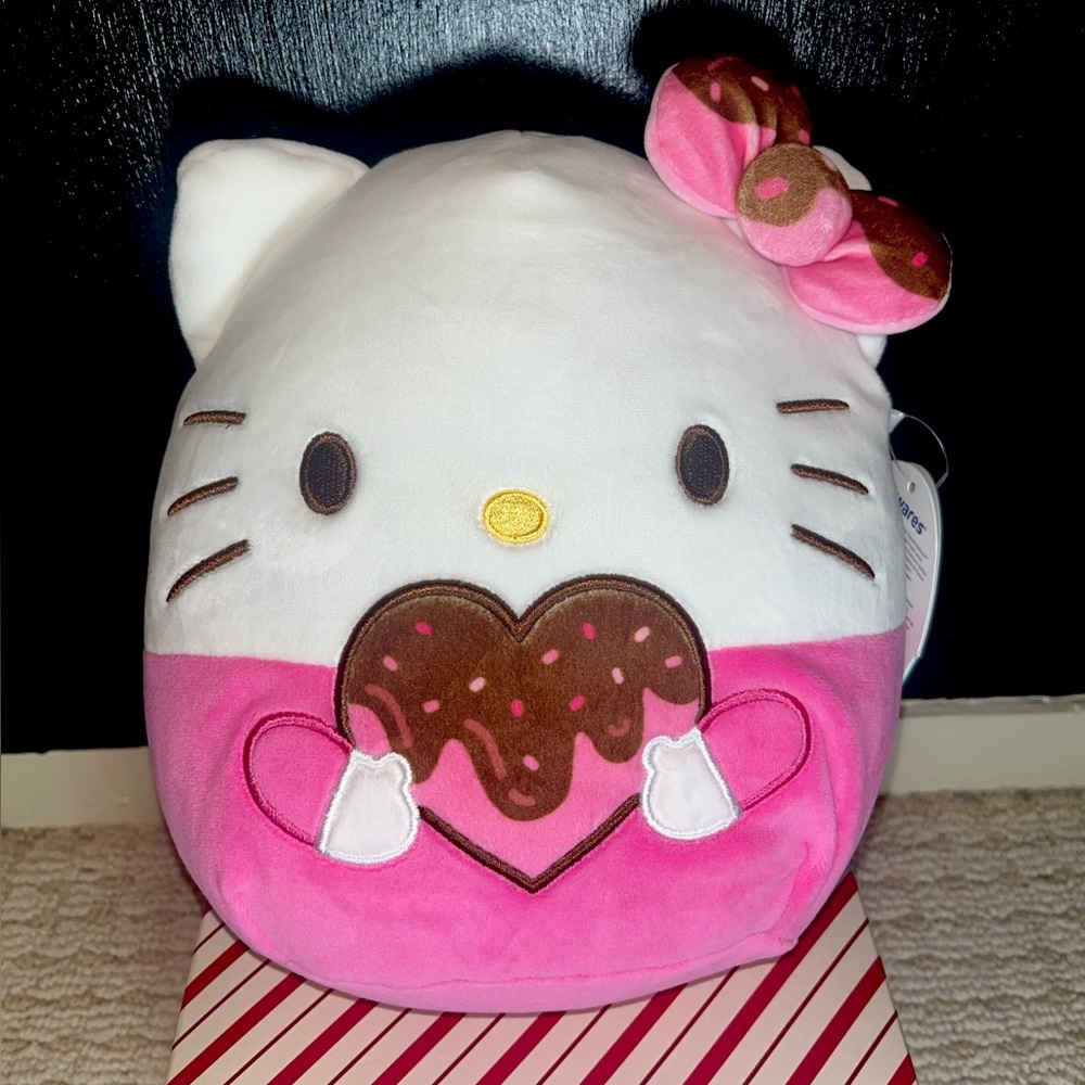 Sanrio® Rare Valentine Hello Kitty & Friends
Squishmallows™M 8inch